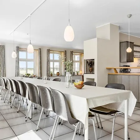 6 Bedroom Stunning In Feriehus