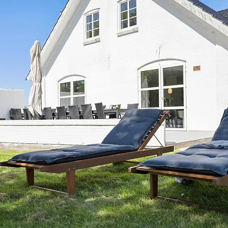 6 Bedroom Stunning In Vakantiehuis Højer