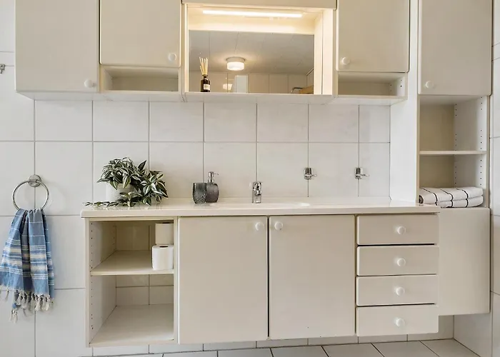 6 Bedroom Stunning In Højer