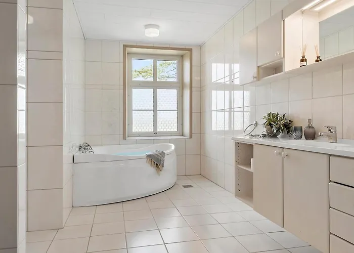 6 Bedroom Stunning In * Højer
