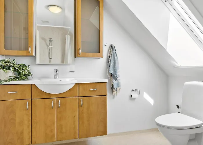6 Bedroom Stunning In Højer