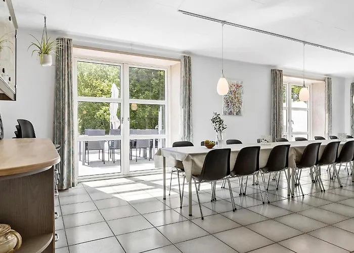 6 Bedroom Stunning In Ferienhaus Højer