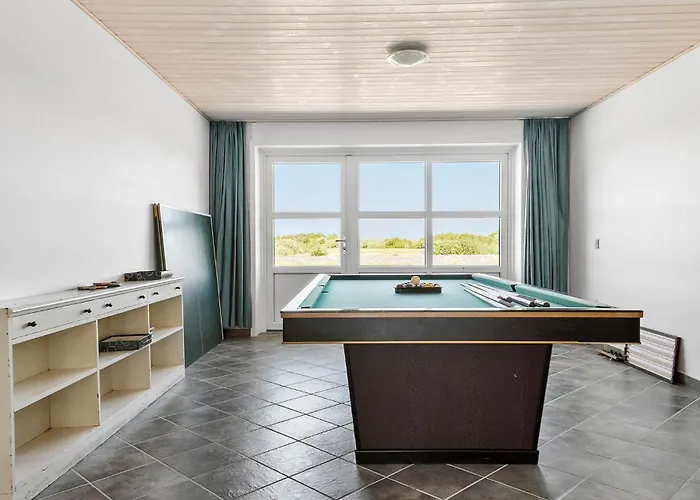 6 Bedroom Stunning In Højer